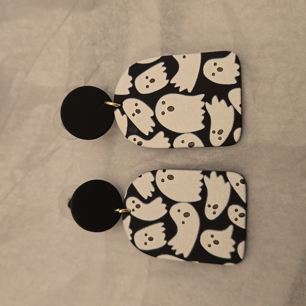 3 /$15 New Halloween Ghost Earrings - Picture 2 of 4